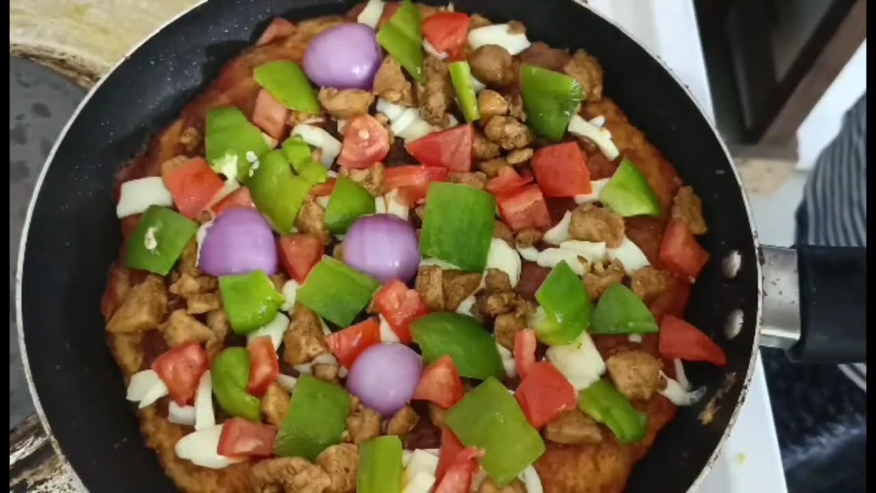 পাউরুটি দিয়ে 10 মিনিটে চুলায় তৈরি চিকেন পিজ্জা।10 Minutes Bread pizza without oven/Homemade pizza 