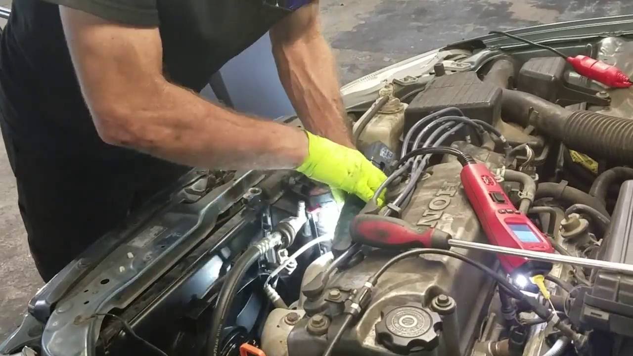 2000 Honda Civic   AC condenser Fan Install, AC Evac & Charge