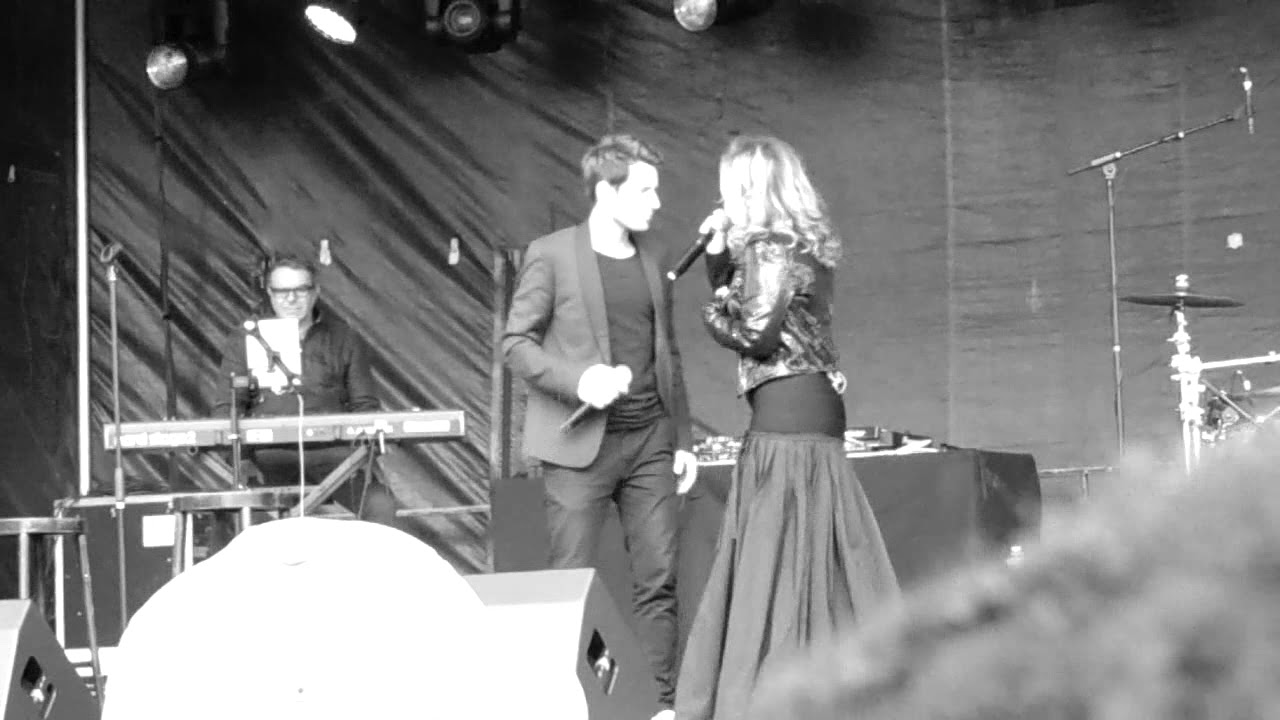 Hélène Ségara & Jérémy  Charvet à Alizay : Vivo per lei (version noir et blanc)