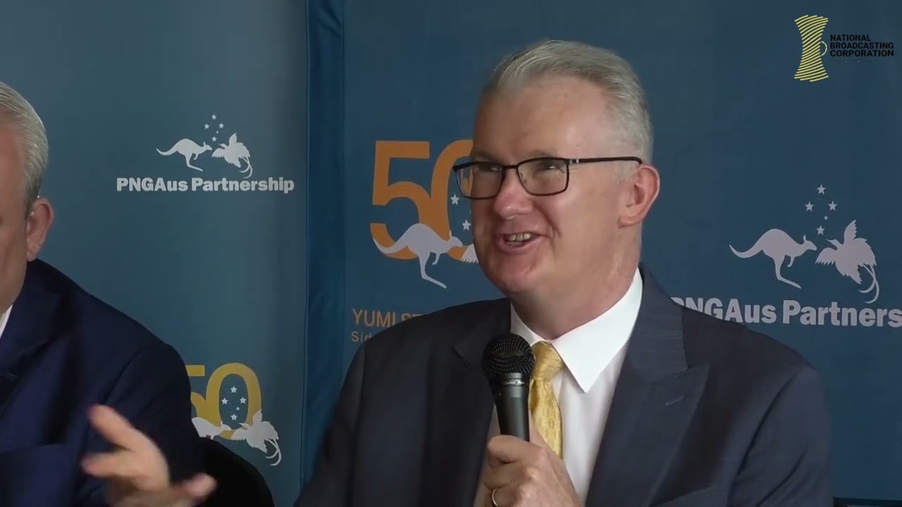 TONY BURKE ANNOUNCES NEW NRL VISA  1