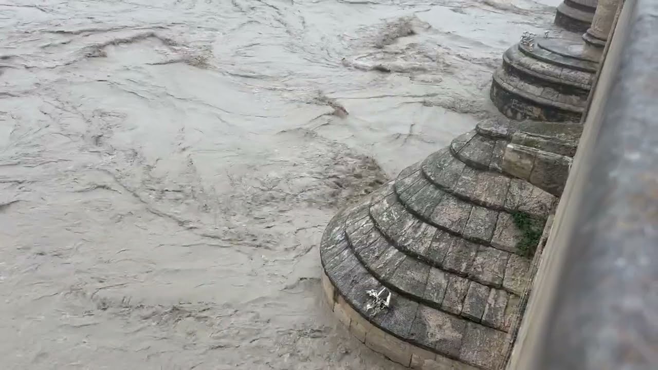 Guadalquivir, todos pendientes del Río en 'nivel rojo'