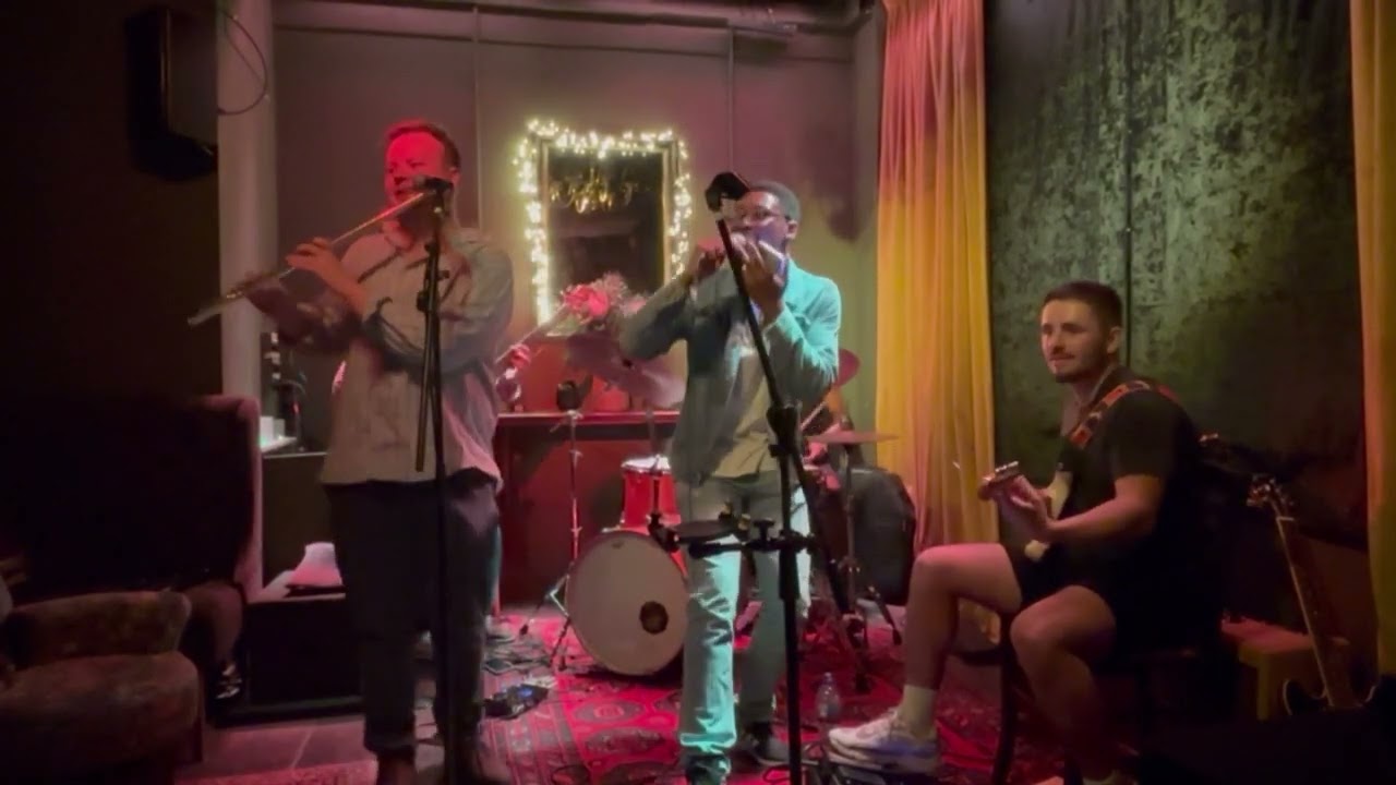 Grass Roots @ The CLF Art Lounge with Ben Glasser (Highlights)