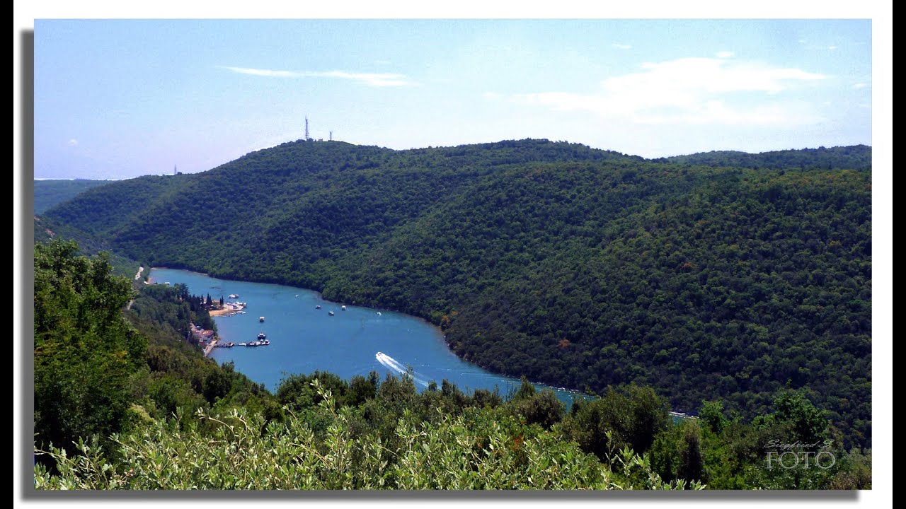 Mit dem Schiff auf dem Limski Fjord in Kroatien