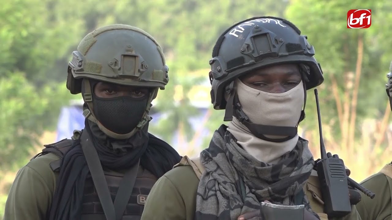 [Grand format] Burkina Faso : Bondoukuy revit, gendarmes et civils cultivent la terre