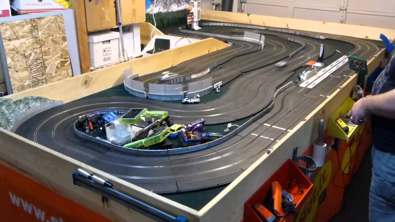 Challenging a Scalextric Challenger