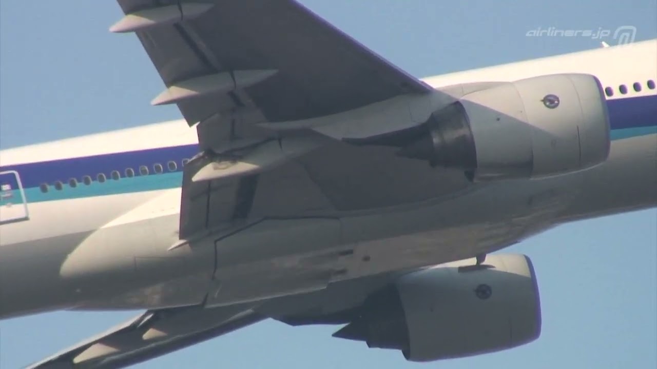 [2006 Itami (伊丹)] ANA Boeing 777-300《NH773 JA755A ITM060303》