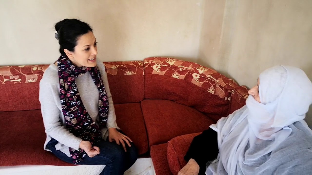 ميس حرب تردد أغنية من عالليلة التراثية مع عمتها