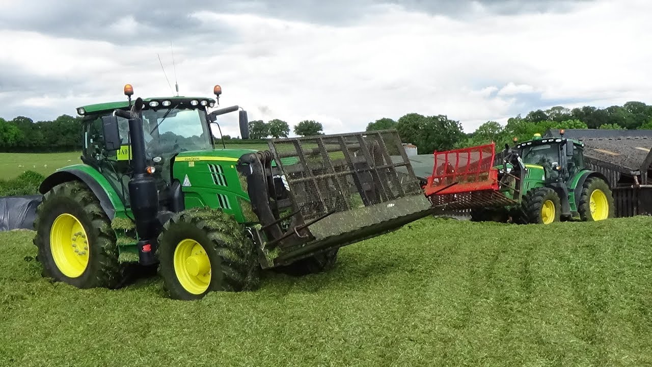 Silage 2019 - On The Pit with 2 John Deere 6215Rs Buckraking