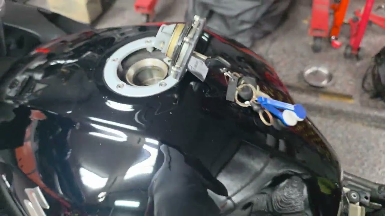 #suzukibandit1250 - oh fun, let's clean the injectors again