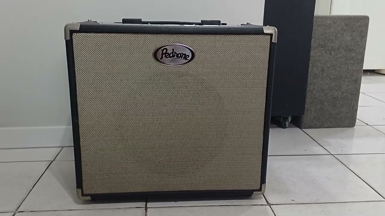 Amplificador valvulado Pedrone .