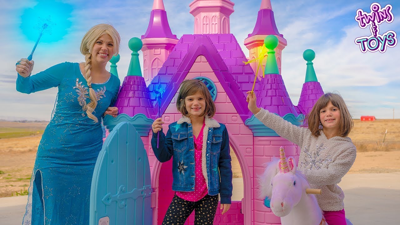 GIANT PRINCESS CASTLE!! Elsa Teaches Twins Kate & Lilly Magic!!