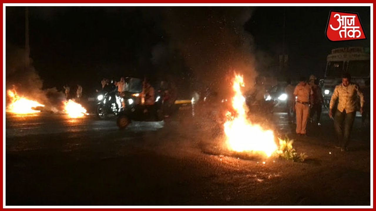 Mumbai Metro: Karni Sena Protest Against Release Of Padmavat, Vandalise Bus At Vashi Toll Plaza
