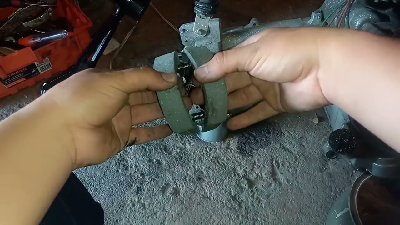 COMO CAMBIAR BALATAS (ZAPATAS) TRASERAS CS 125 ITALIKA MOTONETA TUTORIAL