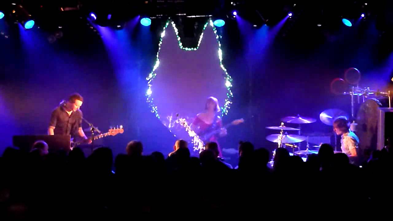 The Joy Formidable - While The Flies (Live in Paris, February 12th, 2013)