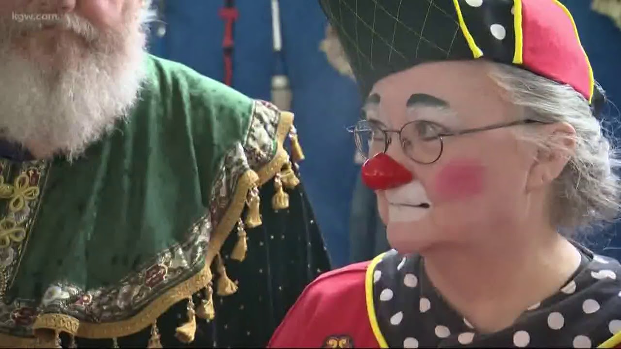 Clowning 101 with the Rose Festival clowns
