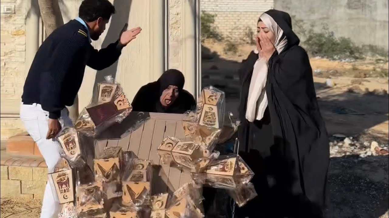 ‏بائعة الفوانيس الطيبة😱 الراحمون يرحمهم الله ￼