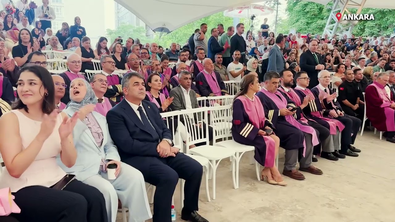 Sağlık Bakanımız, Hacettepe Üniversitesi Tıp Fakültesi Mezuniyet Töreni’nde konuştu.