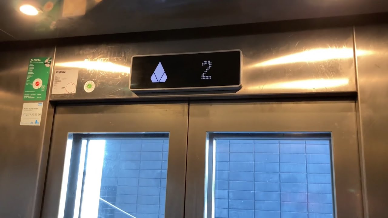2010 KONE MonoSpace MRL Traction Elevator @ Arenavägen 39, Stockholm, Sweden.