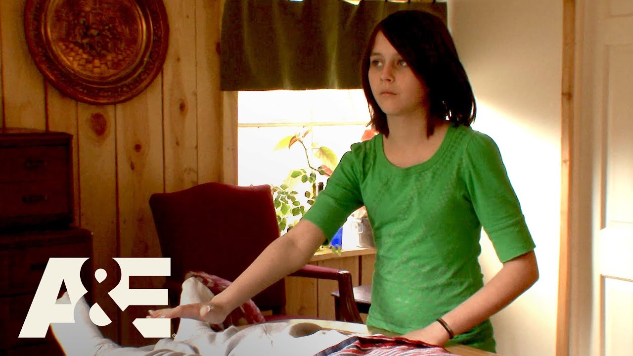 Psychic Kids: Ahli Predicts Death (Season 1 Flashback) | A&E