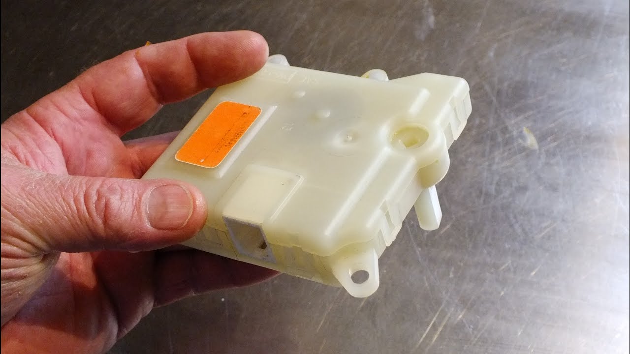 A look Inside the Ford Blend Door Motor and how to fix the temperature control