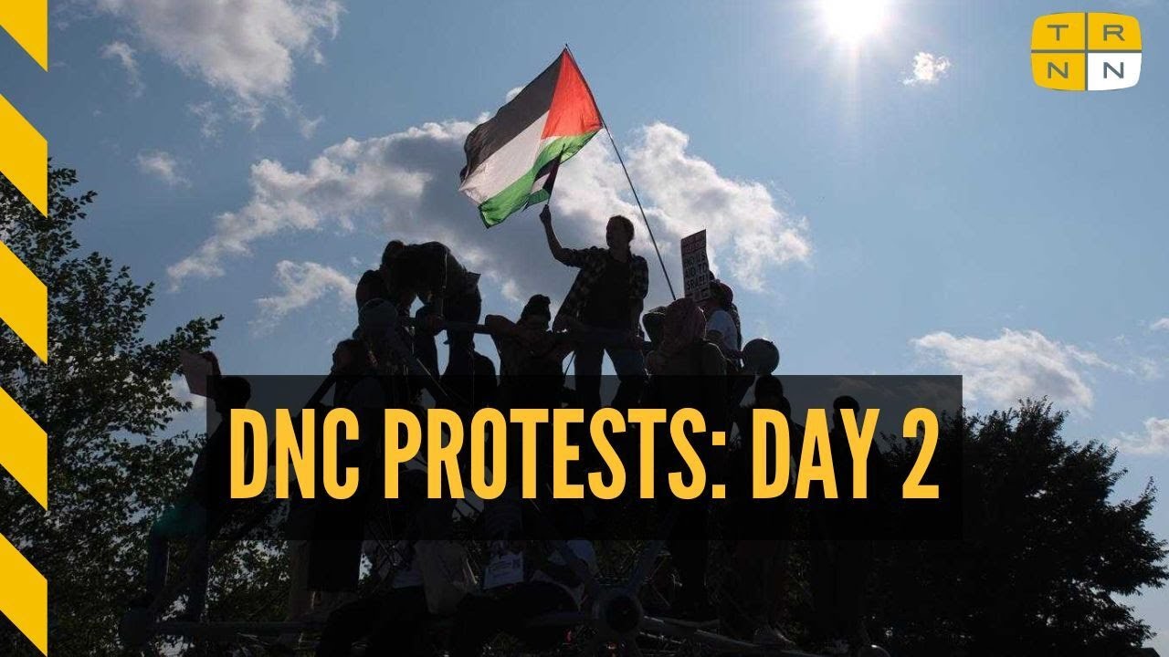 'Free Palestine!': Thousands march through Chicago before DNC begins