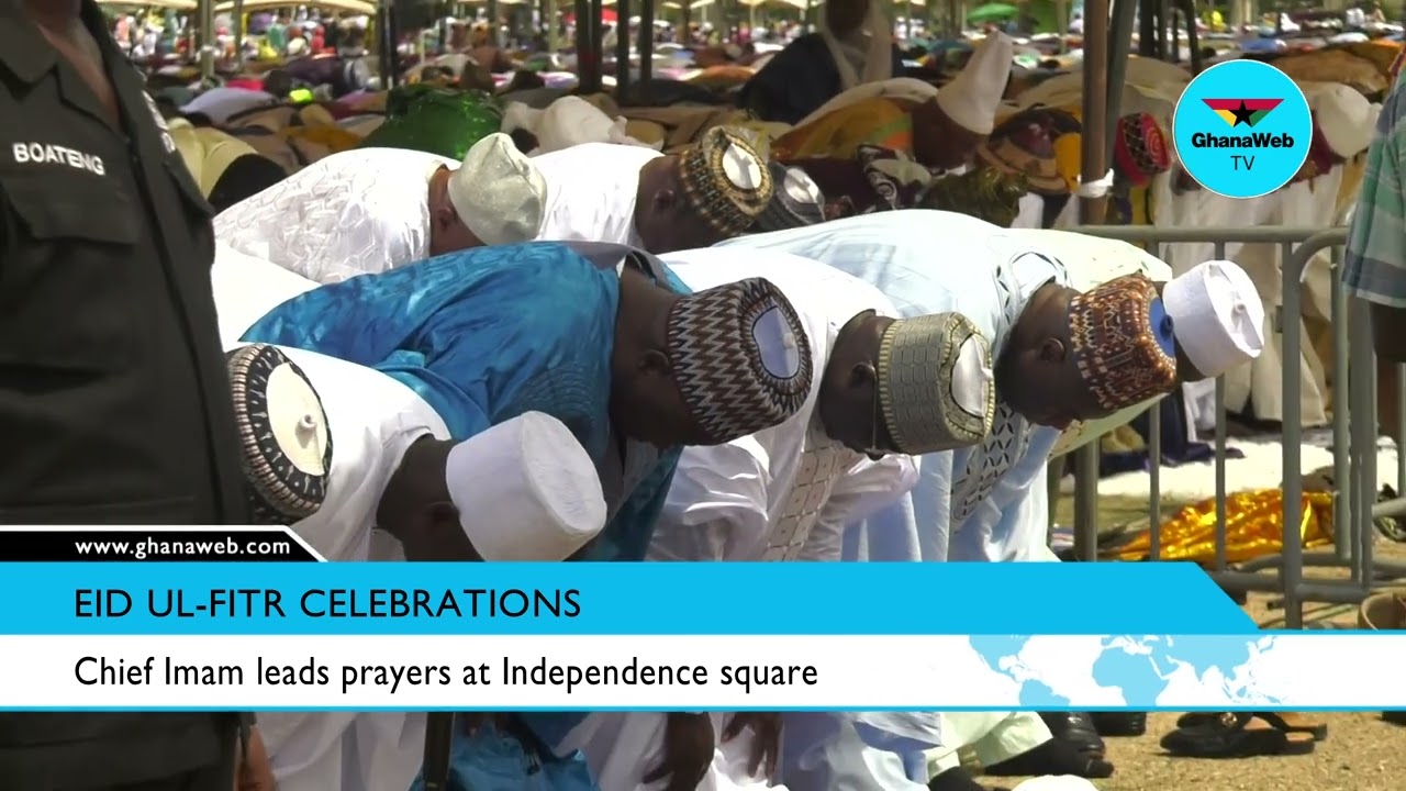 Chief Imam leads prayers at Independence square