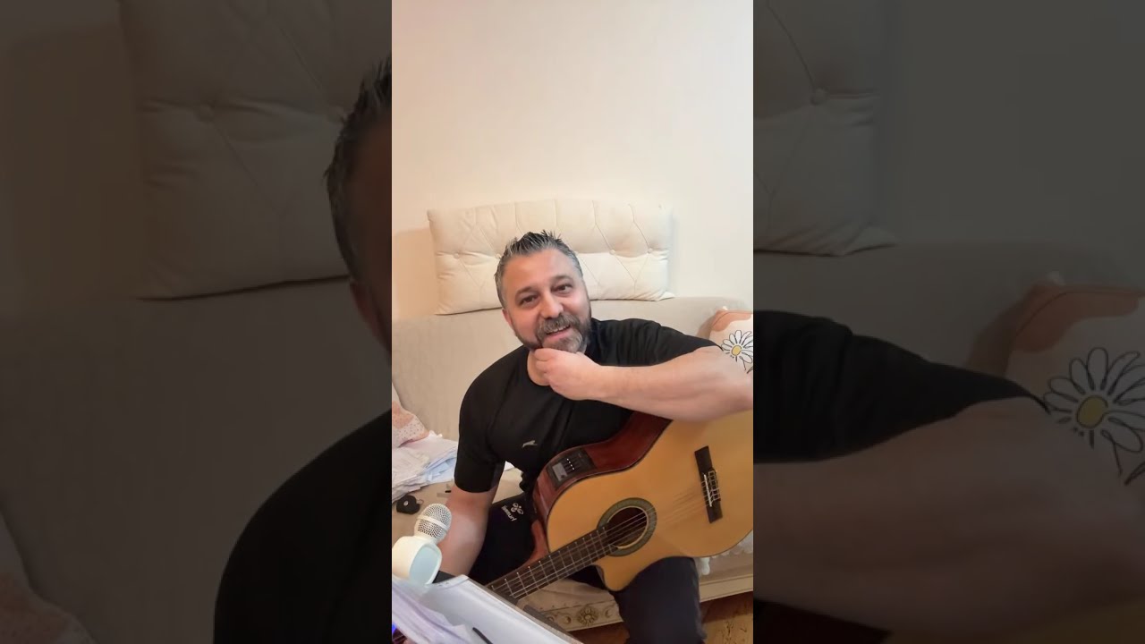 İlker Acartekin kanalı canlı yayında gitar çalma söyleşi ve ışıklı yeni pena iyi seyirler
