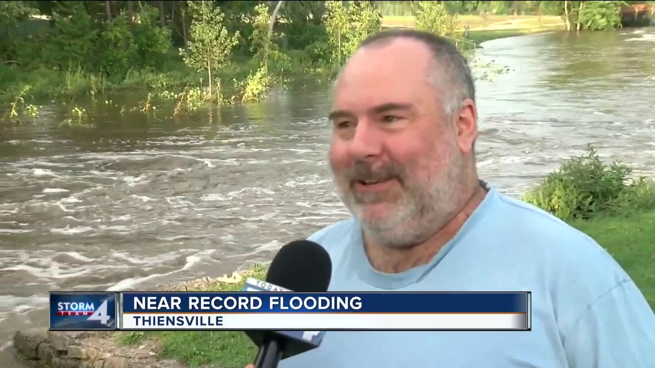 Milwaukee River nearing historic flood levels