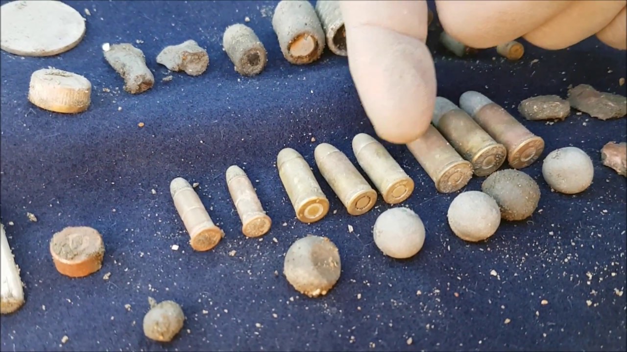 LIVE BULLETS FOUND ON BEACH. BEACH METAL DETECTING UK