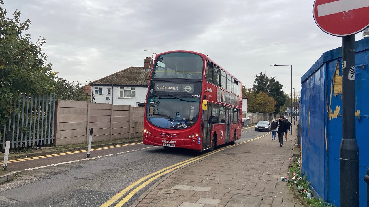 Slow… but fast! Metroline’s VW1049 thrashed around Harrow on the ML1!|LondonBuses632