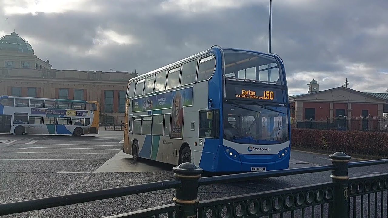 Buses at Trafford Centre: 27/01/2022