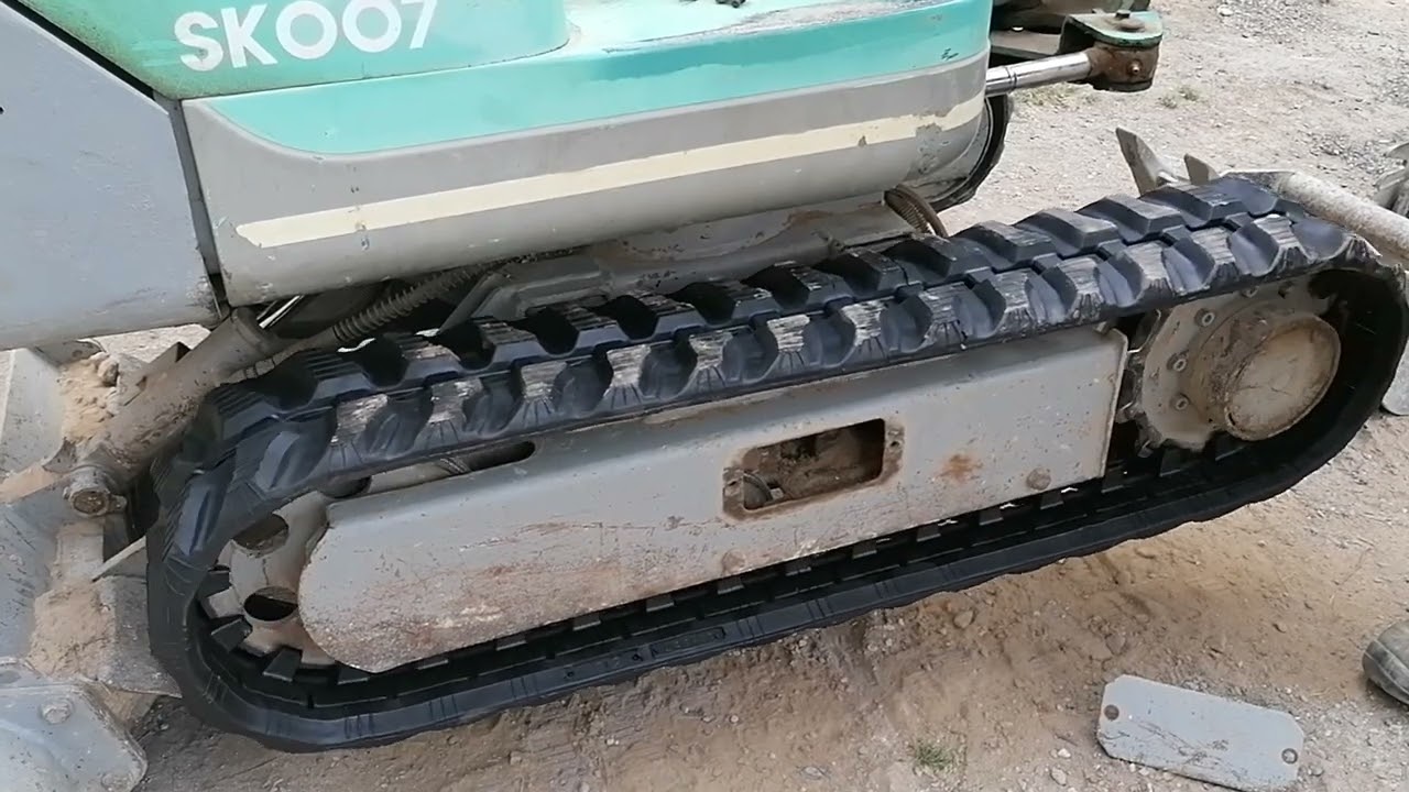 Kobelco SK007 belts replacement (výměna pásů)