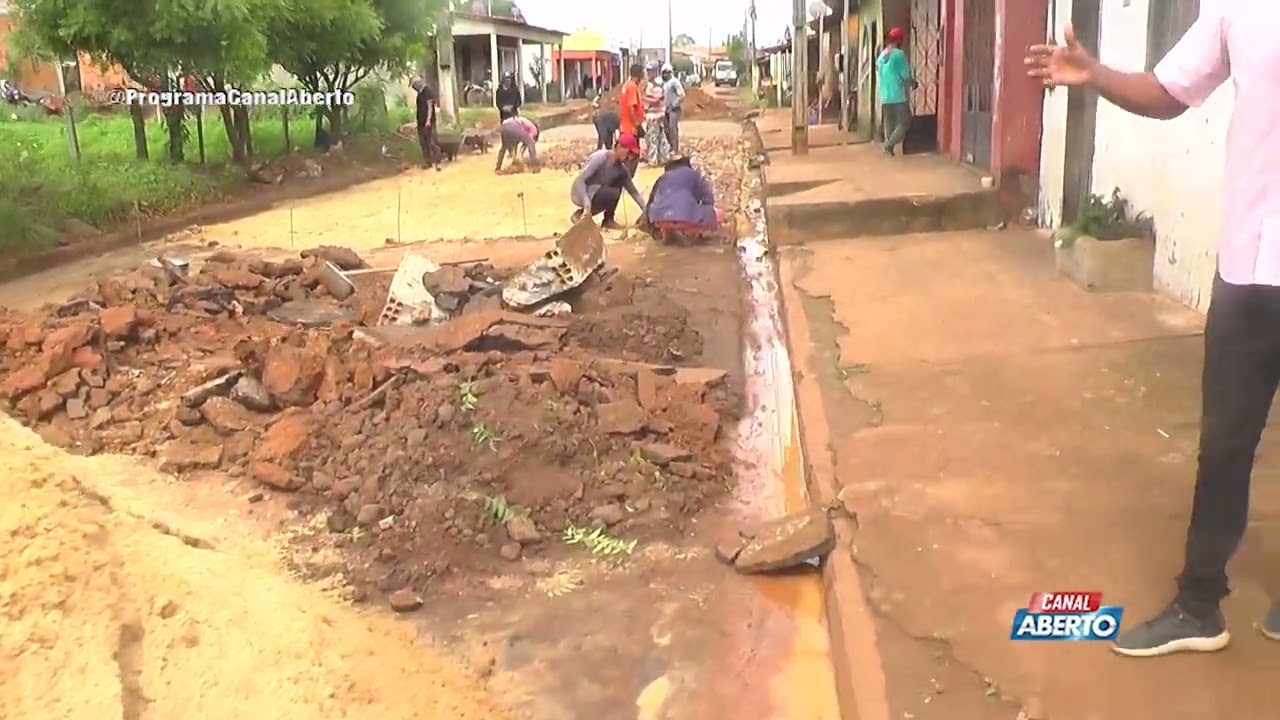 A PREFEITURA REALIZA OBRAS DE MELHORIA NA AV. IGARAPÉ GRANDE.