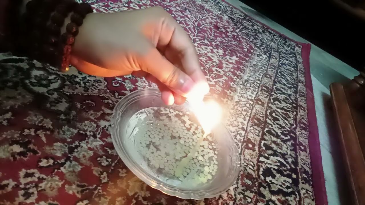 Candle 🕯️ wax✨🧿 Start counting your blessings 🤞🍀🧿#tarot #karma #generalreading #collectivereading 