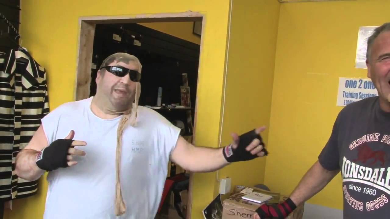 BIG FAT GYPSY GANGSTER (aka BULLA) - 'Day Release' / iFILM LONDON (Part 1)