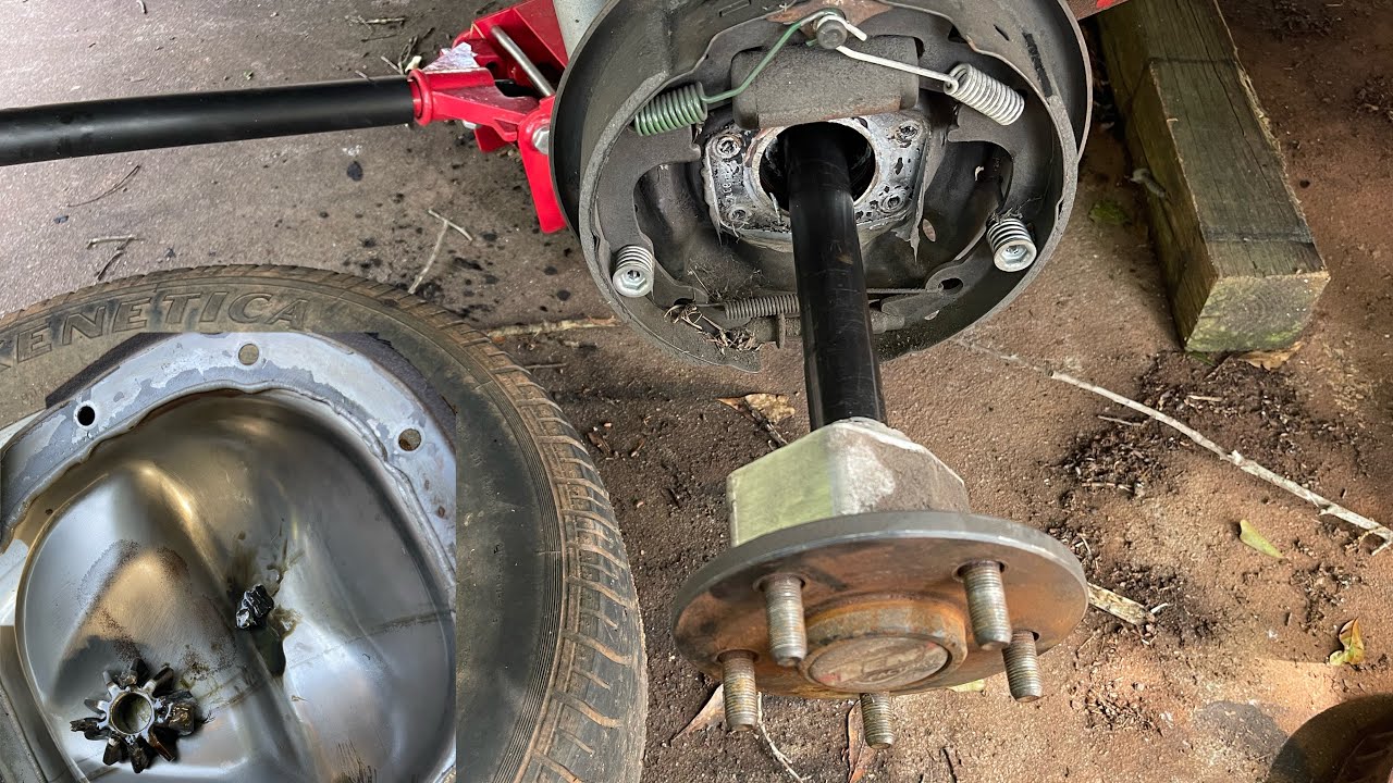 FOUND A PROBLEM TAKING OUT THE 28 SPLINE OUT OF MICHEAL MYERS GETTING READY TO RACE A RACE CAR