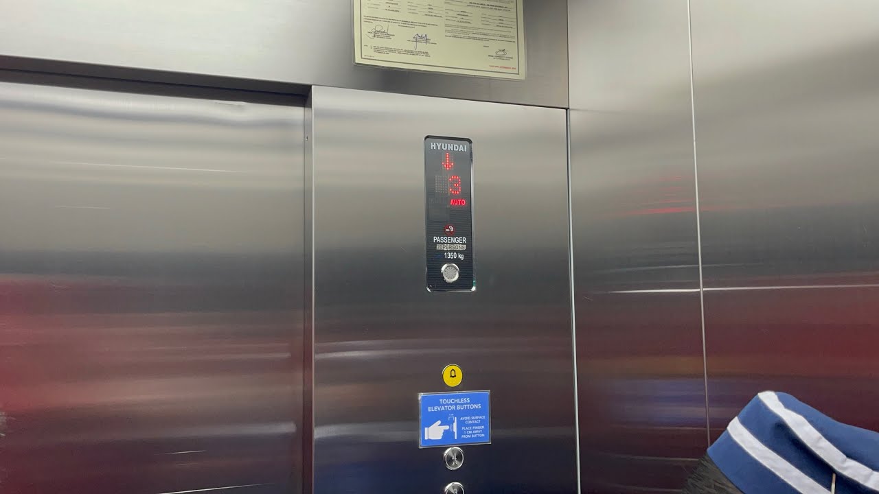 Hyundai elevator at SM Sta. Mesa, Quezon City, Philippines