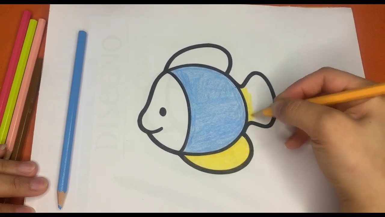 Hello friends ! 😍 Would you look at this teenie tiny little Fishy ?! Let’s color it together 🐠😍
