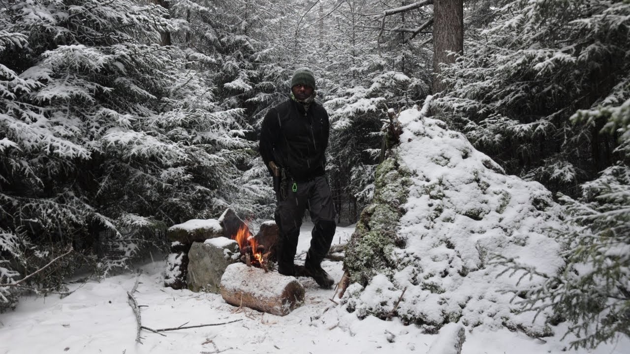 9° Winter Camping in the Mountains | Sleeping in a Bushcraft Shelter