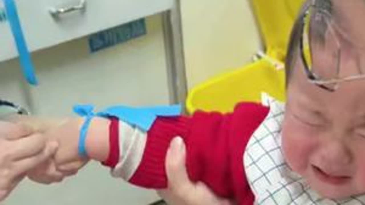 今天得意被ju针啦～（内附辅食教程详细版，今天的排骨炒鸡无敌好吃😋）#宝宝辅食 #记录宝宝的点点滴滴 #宝宝辅食教程 #人类幼崽