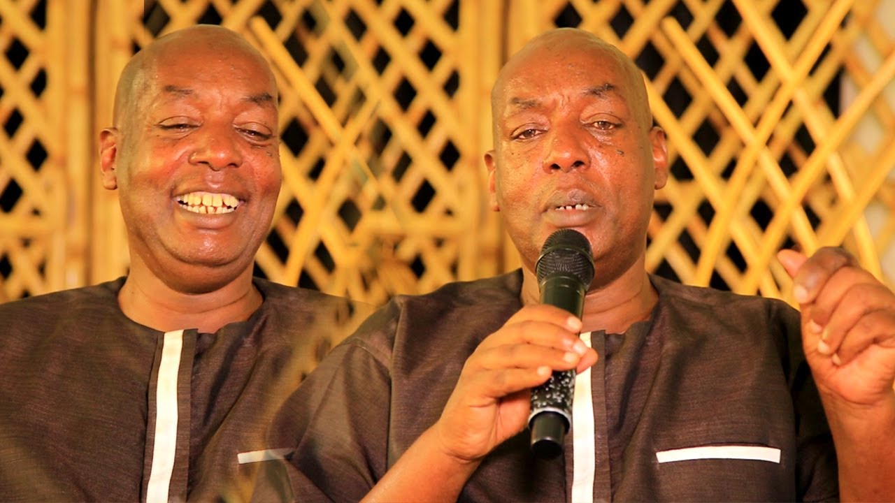 Wa musaza uvuga mu ndimi cyane aradutangaje/ Byaje ndi kurinda umurima