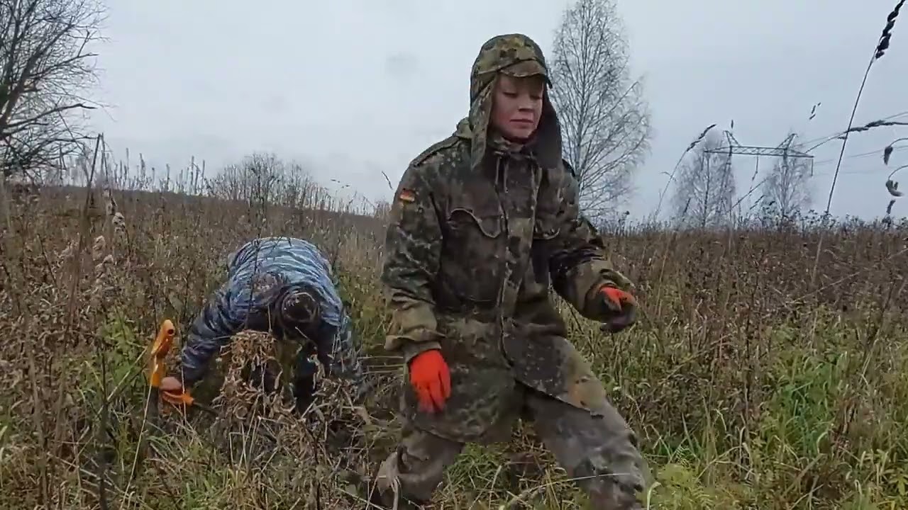 ЧЁРНЫЕ КОПАТЕЛИ! НЕТРОНУТАЯ ДЕРЕВНЯ! МЕТАЛЛ ЛЕЖИТ СВЕРХУ. 