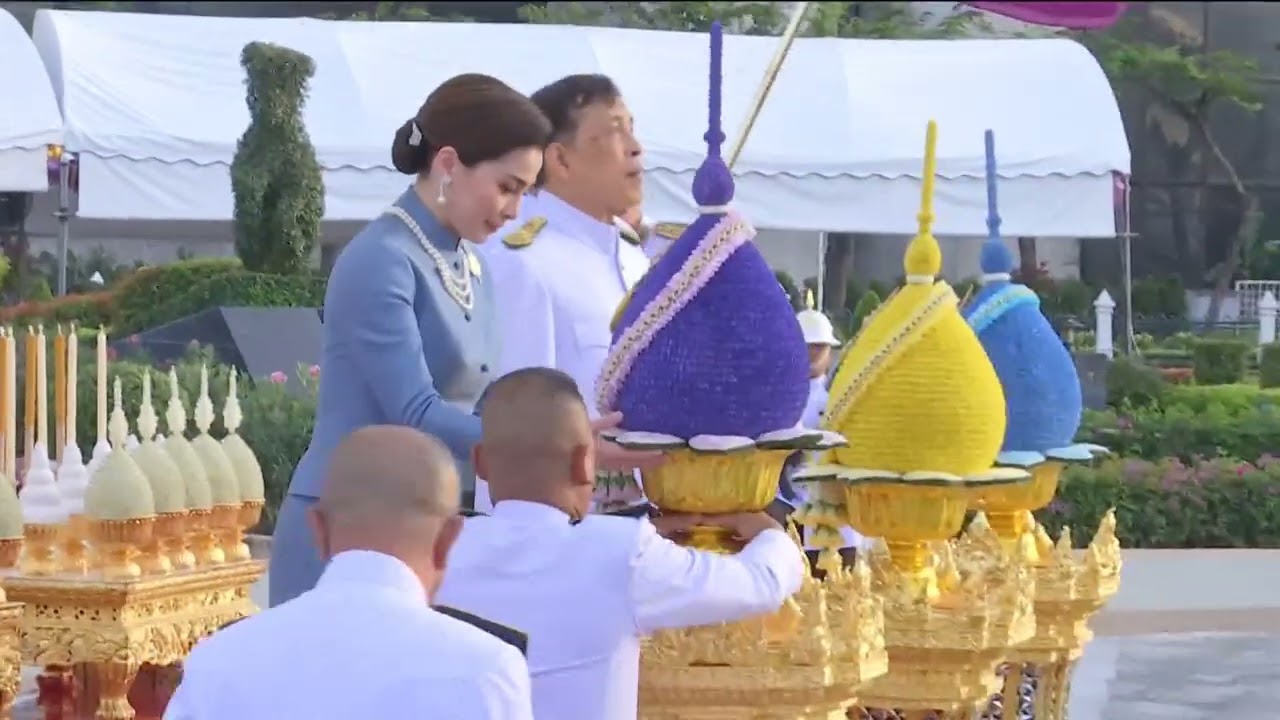 ในหลวง-พระราชินี เสด็จฯ ถวายราชสักการะพระบรมราชานุสาวรีย์สมเด็จพระเจ้าตากสินฯ วันที่ ๒๘ ธันวาคม ๒๕๖๗