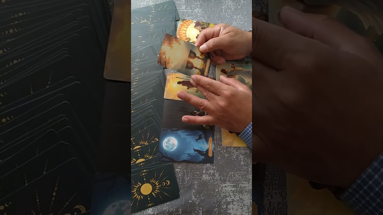 AKLINDAKİ KİŞİ ŞU ANDA SANA NE HİSSEDİYOR #tarot #tarotfal #güncel #fali #aklimdaki #ask #2025 #ben