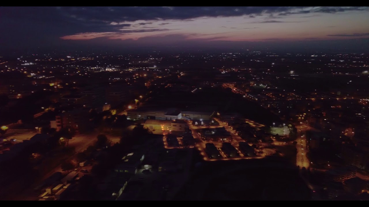 Foggia by night col drone (dalla periferia sud-est)