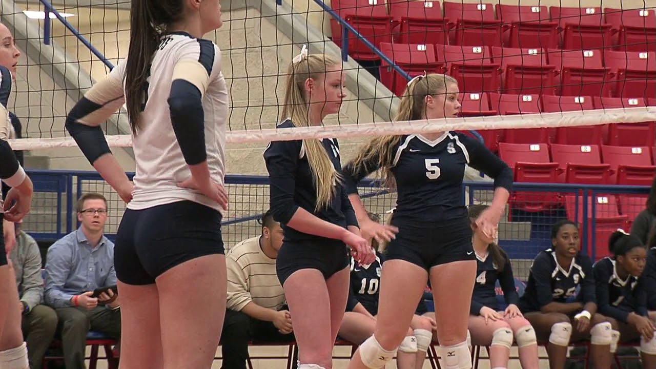 2017 Saints Volleyball vs Regents
