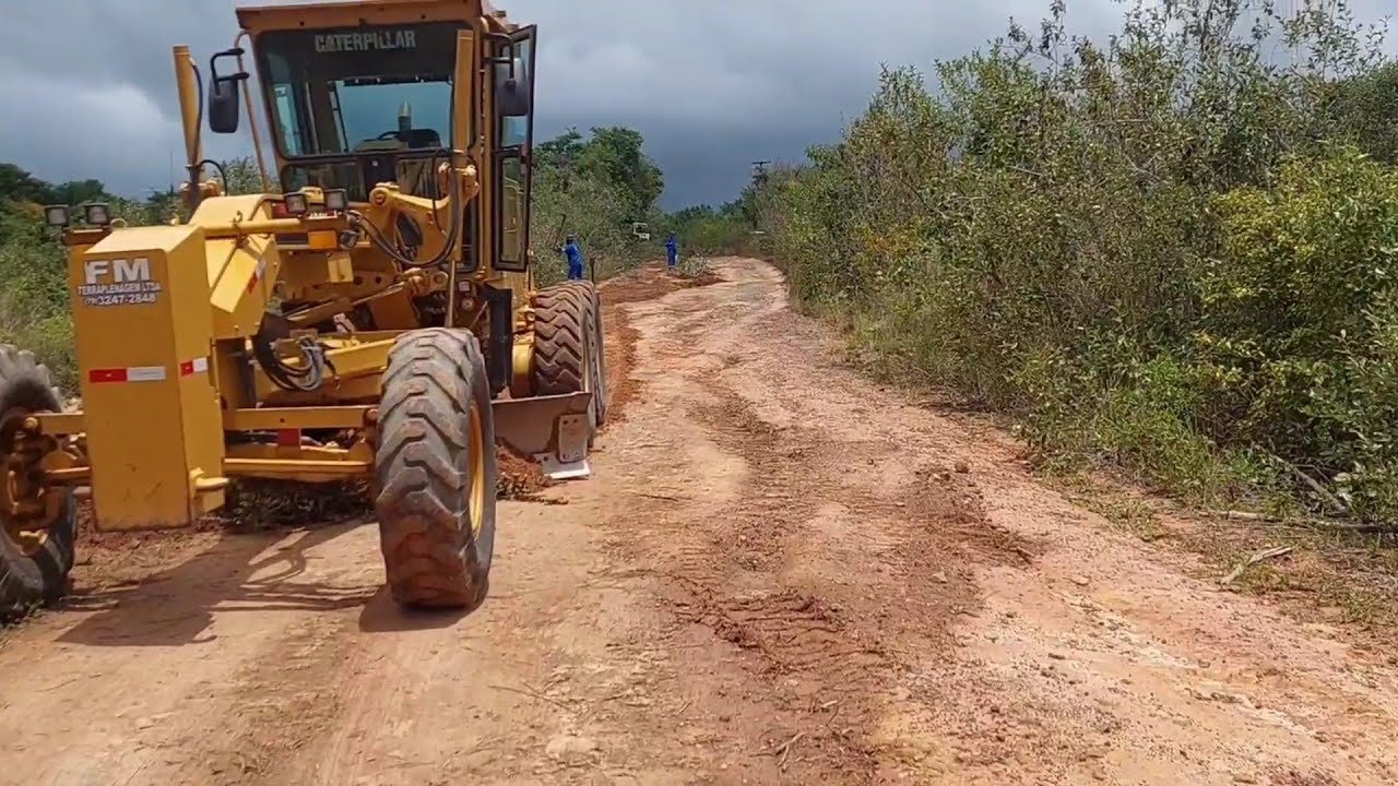 Estrada  abodonada  recuperação com  patrola cat 120k/motorgrader/