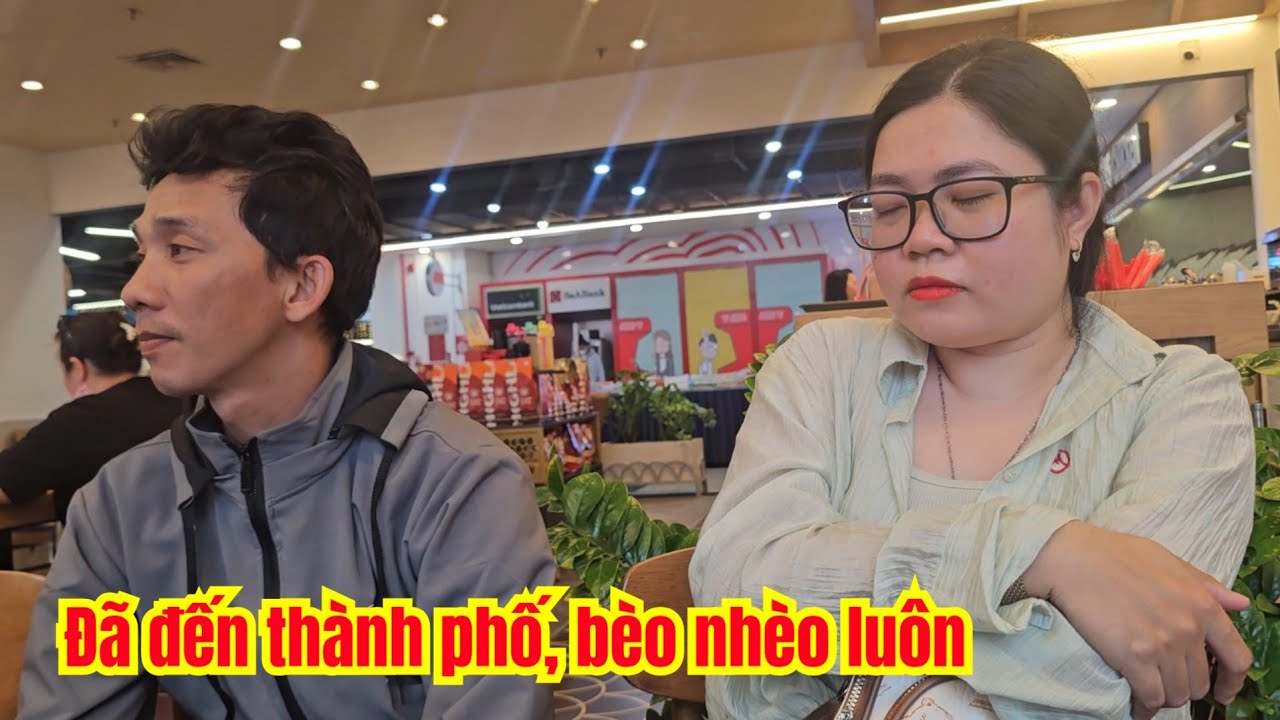 Cả Nhóm Đã Đến Thành Phố, Bèo Nhèo Luôn...