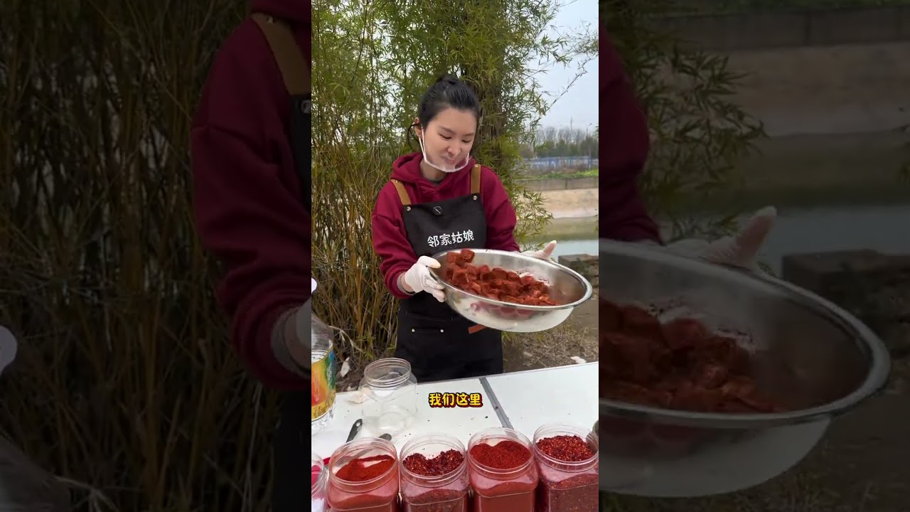纯手工现拌的霉豆腐色香味浓郁醇厚 怎么可以这样恶搞邻家小妹呢！#好物推荐🔥 #豆腐乳 #把家乡的味道分享给大家 #大山里的味道