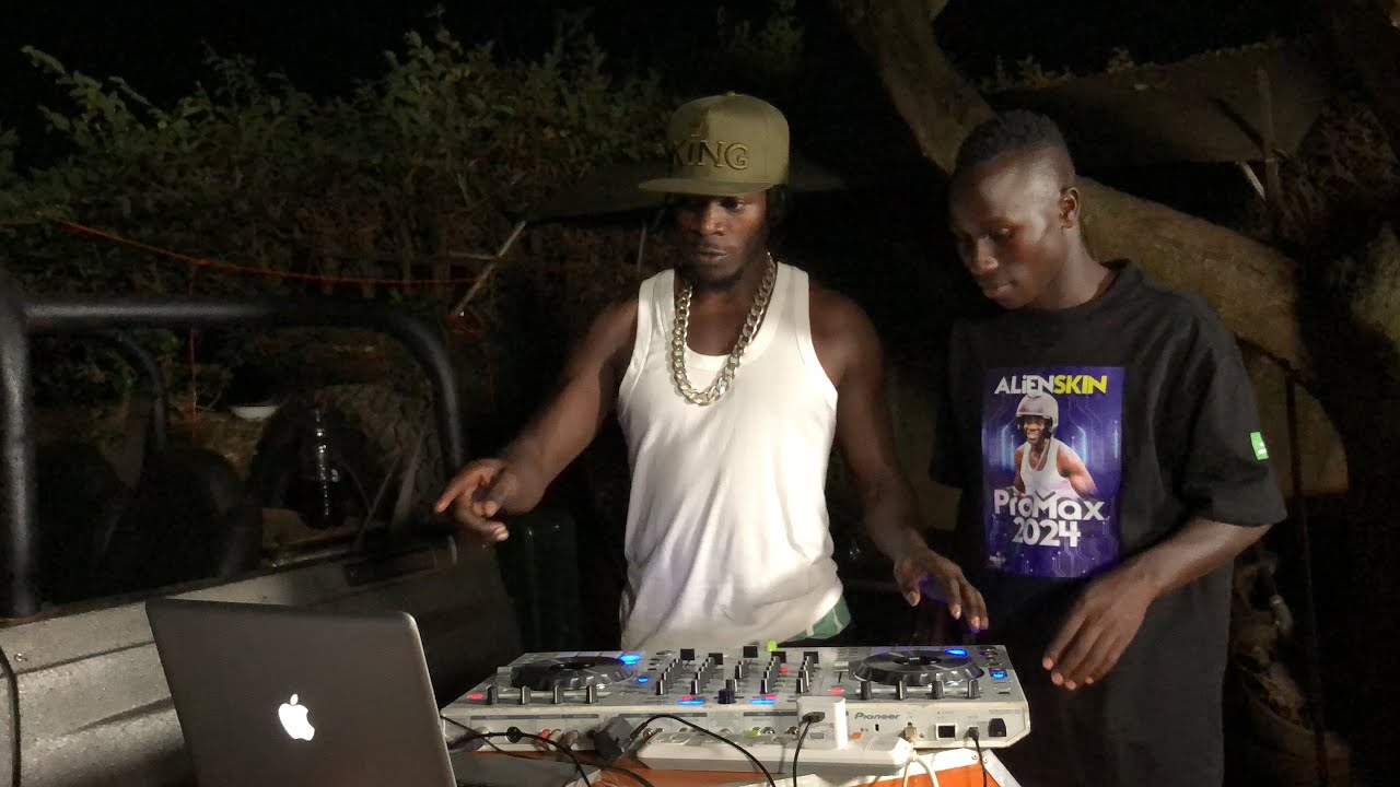 Alien skin agobye Dj neyekubira enyimba ze, Akoye akamanyiro Kati mbu ye Alien Skin Promax
